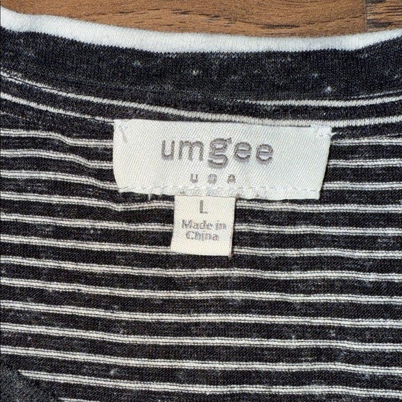 UMGEE Striped Black and White Women's Top - Picture 6 of 10